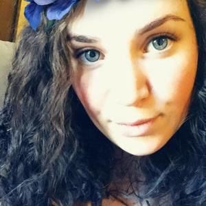 Meet your Posher, Olivia-clay